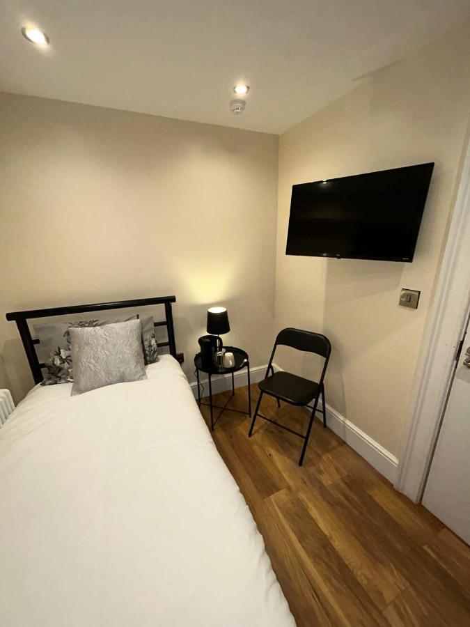 Cosy Single Room — Photos 3